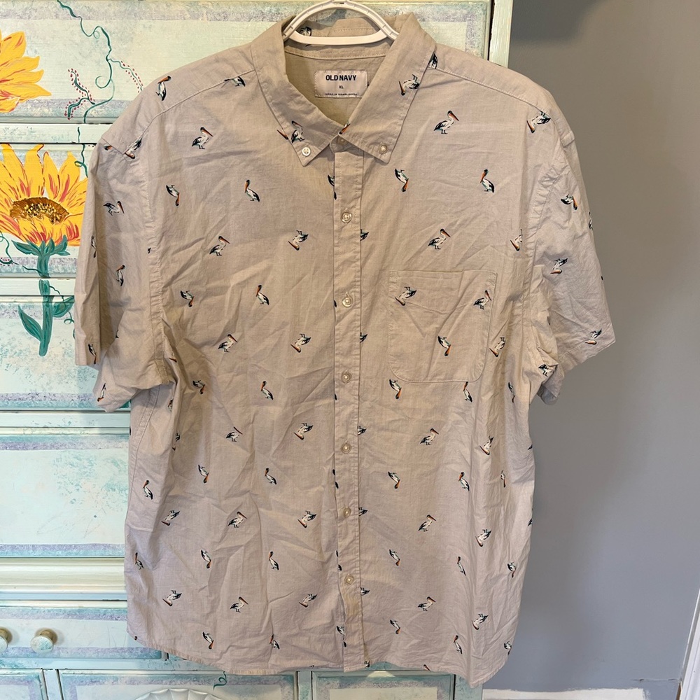 ⭐️B2G1⭐️ OLD NAVY PELICAN SHORT SLEEVE BUTTON-UP